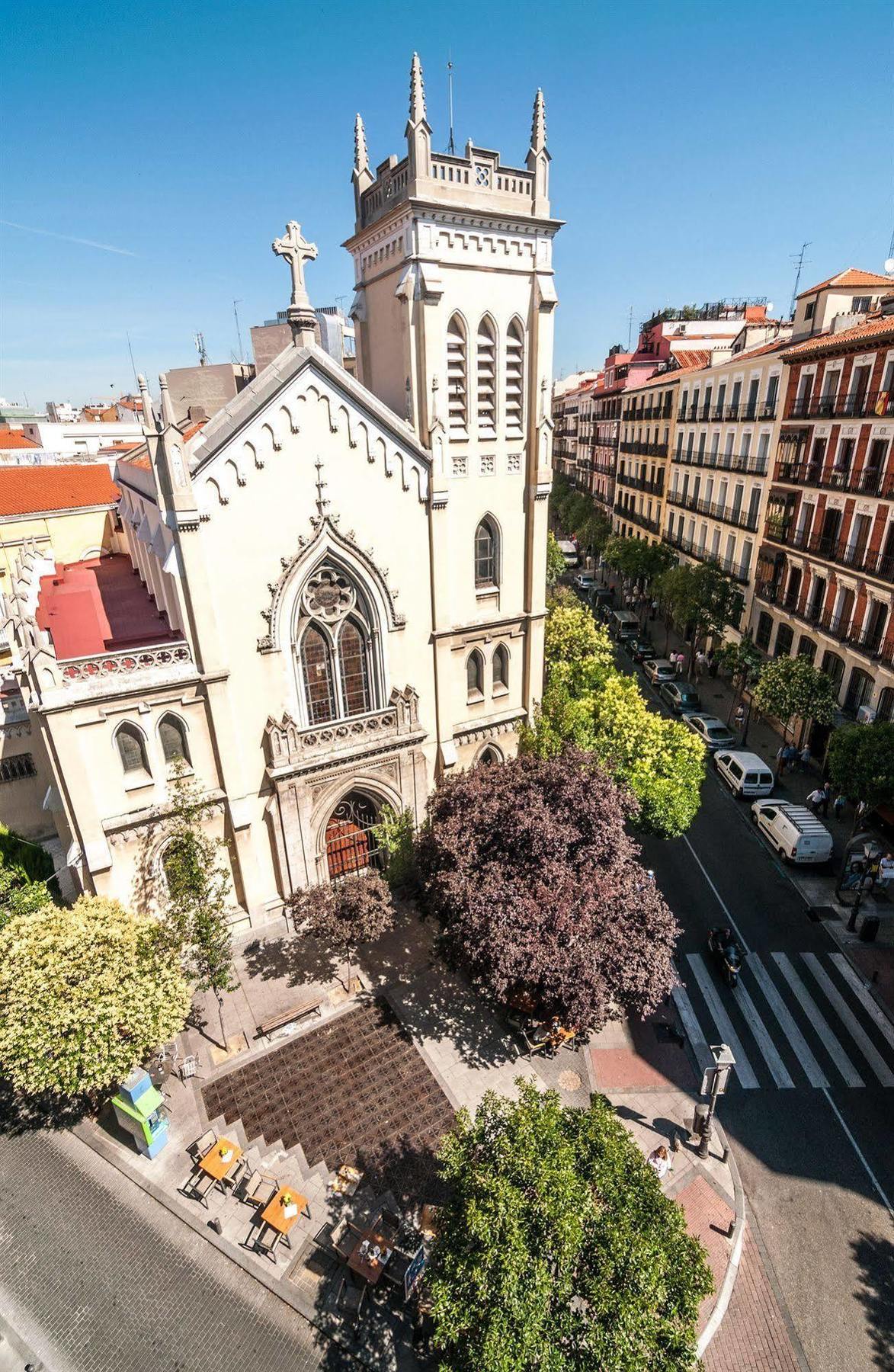 Hostal Gallardo Madrid Bagian luar foto